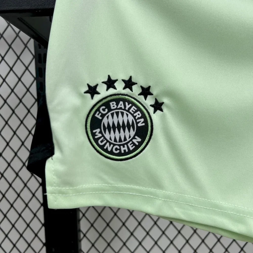Bayern Munich Green Goalkeeper Kids Kit Jerseys+Shorts 2025/26 - Image 10