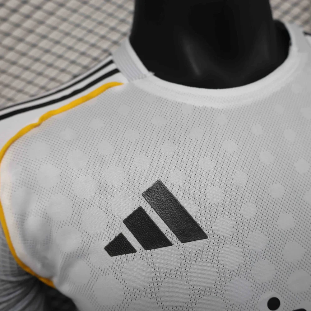 Real Madrid Authentic Soccer Jersey Home Shirt 2025/26 - Image 4