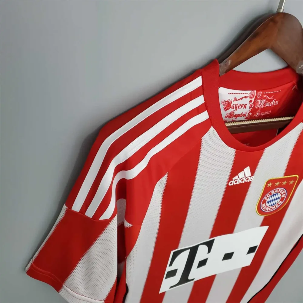 Bayern Munich Retro Jersey Home Soccer Shirt 2010-2011 - Image 7