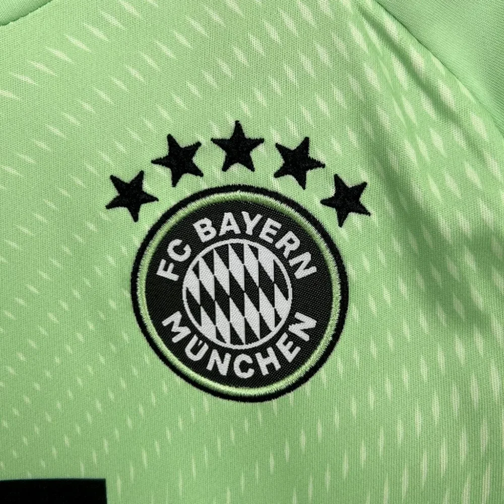 Bayern Munich Green Goalkeeper Kids Kit Jerseys+Shorts 2025/26 - Image 6