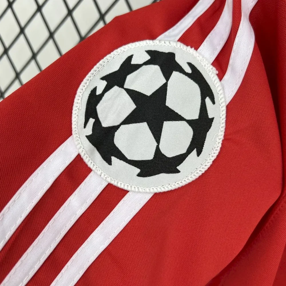 Bayern Munich Retro Jersey Home Champion Soccer Shirt 2001-02 - Image 7