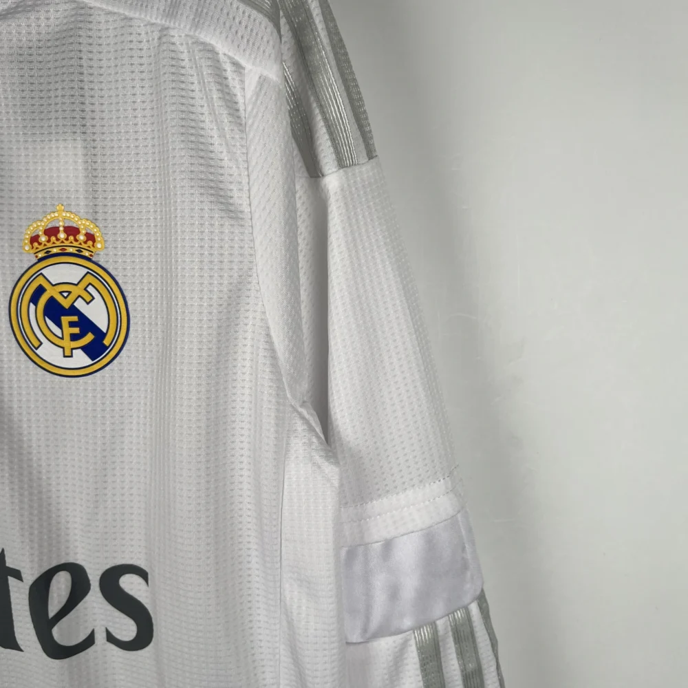 Real Madrid Retro Jersey Home Long Sleeve Custom Soccer Shirt 2015/16 - Image 5