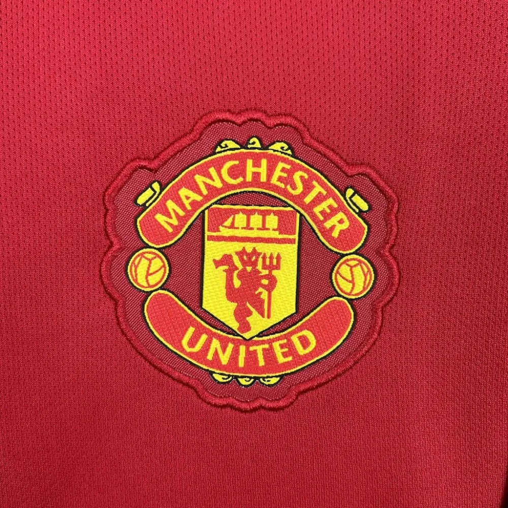 Manchester United Home Women's Football Jersey Shirt 2025/26 - Image 4