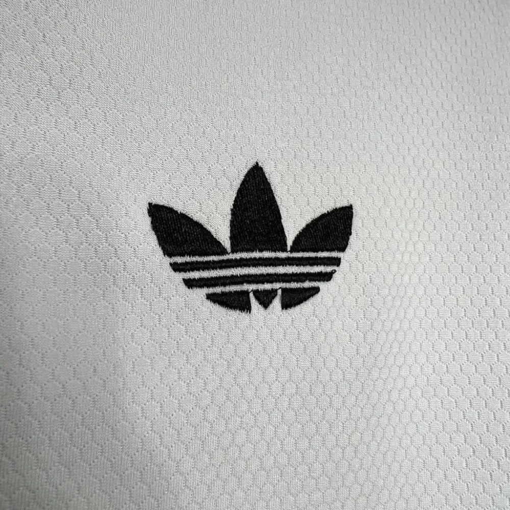 Juventus Soccer Jersey Pre-Match Custom Shirt 2024/25 - Image 5