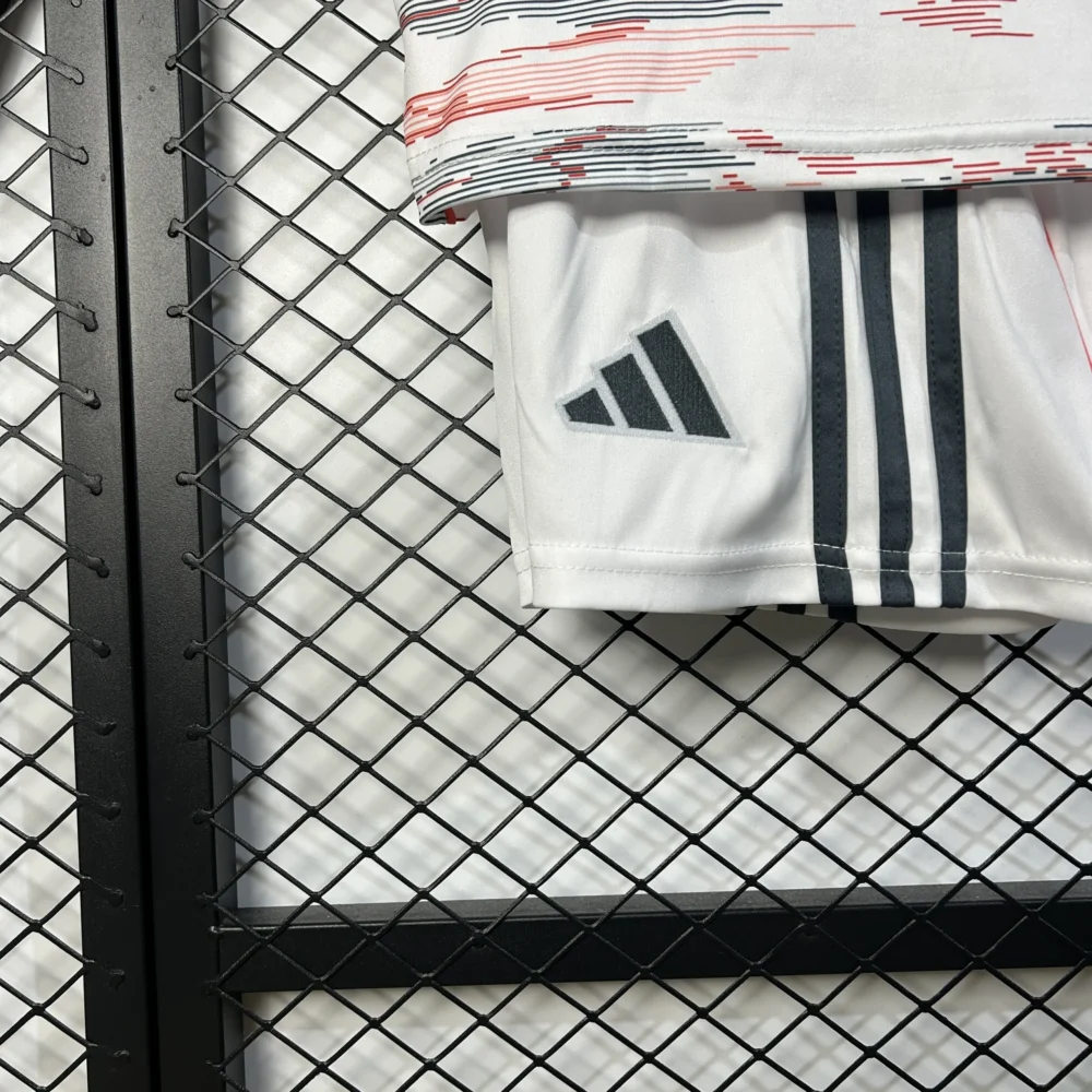 Bayern Munich Away Kids Kit Jerseys+Shorts 2025/26 - Image 8