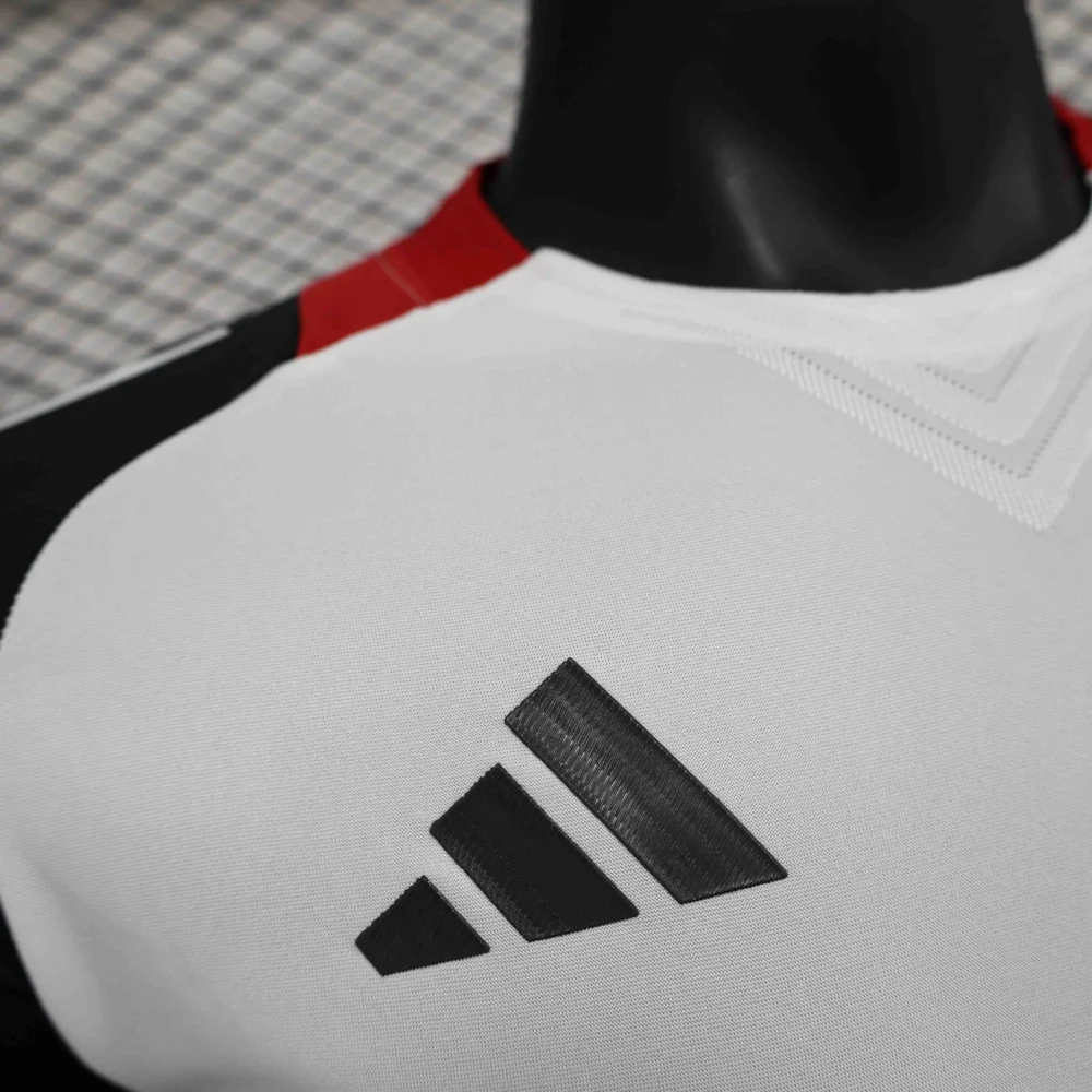 Manchester United Authentic Training Football Jersey Shirt 2025/26 - Image 4