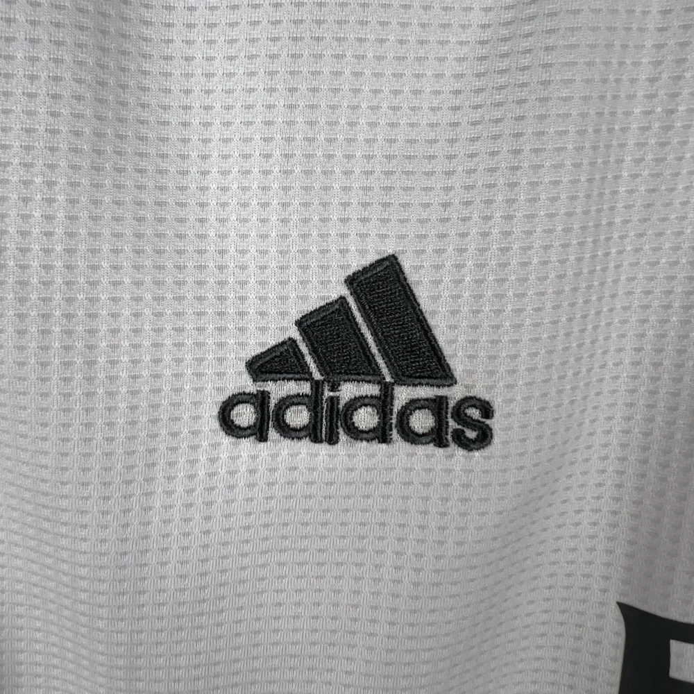 Real Madrid Retro Jersey Home Long Sleeve Custom Soccer Shirt 2015/16 - Image 6
