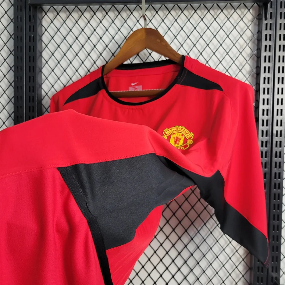 Manchester United Retro Home Football Jersey Shirt 2002/04 - Image 5