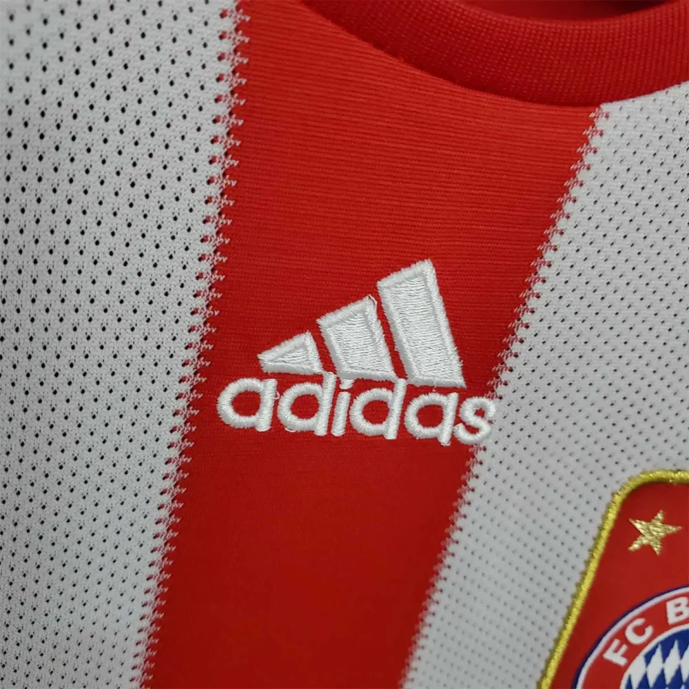 Bayern Munich Retro Jersey Home Soccer Shirt 2010-2011 - Image 3