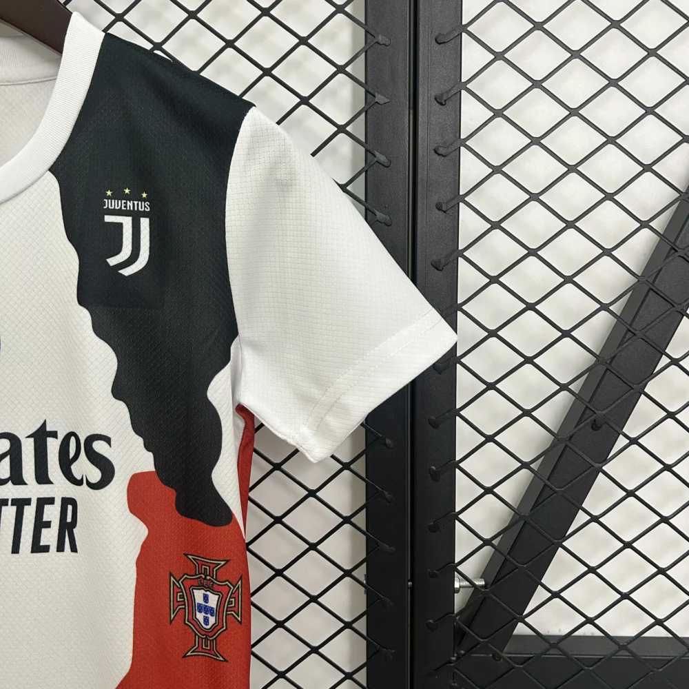 Cristiano Ronaldo Commemorative Edition Kids Kit Jersey+Shorts 2025/26 - All Club Mix - Image 4