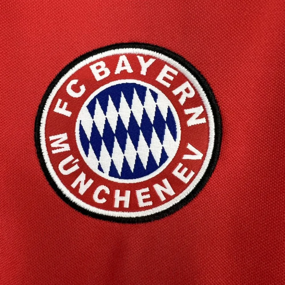 Bayern Munich Retro Jersey Home Champion Soccer Shirt 2001-02 - Image 4