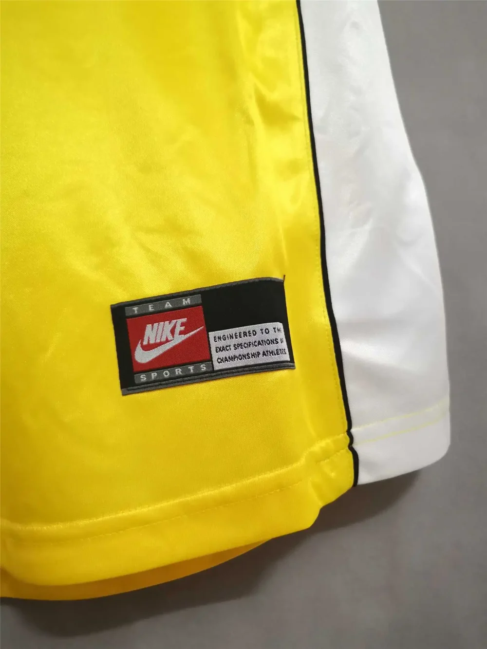 Borussia Dortmund Retro Jersey Home Soccer Shirt 1998-99 - Image 9