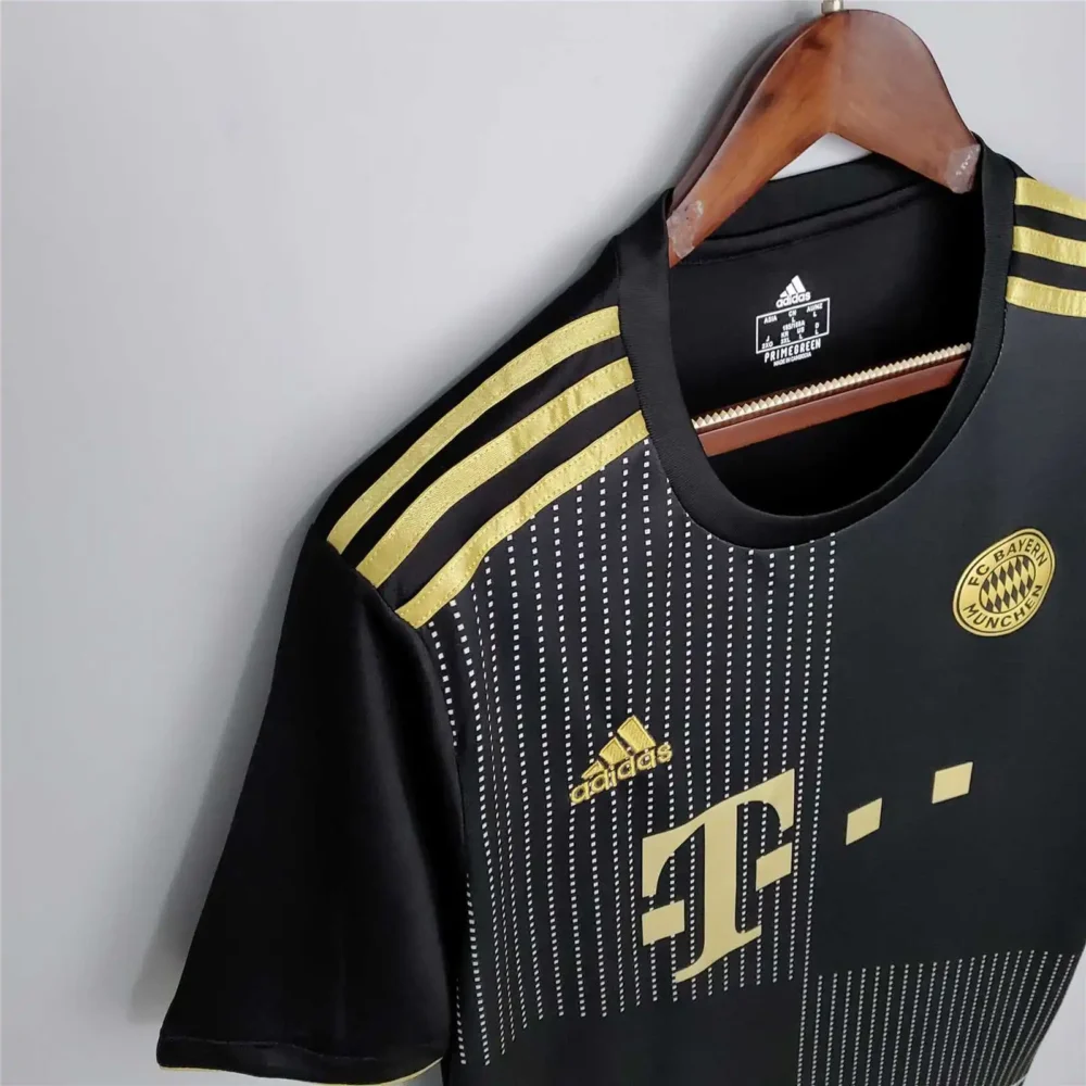 Bayern Munich Retro Jersey Away Soccer Shirt 2021/22 - Image 7