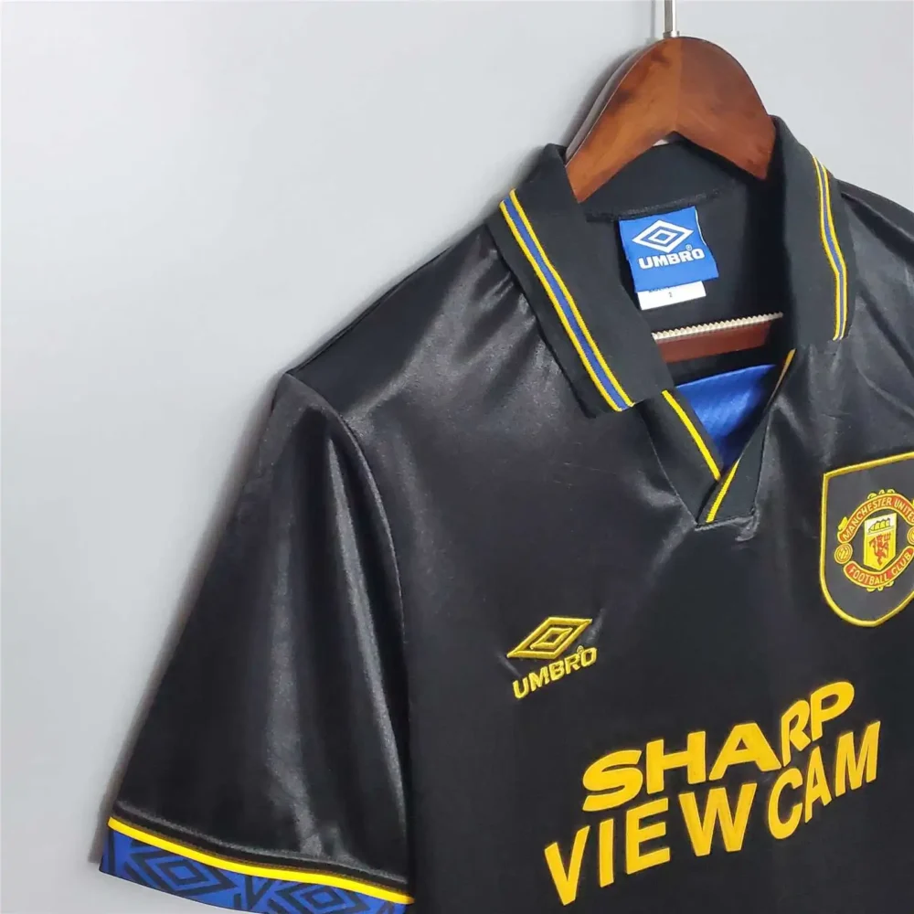 Manchester United Retro Away Football Jersey Shirt 1993/94 - Image 4