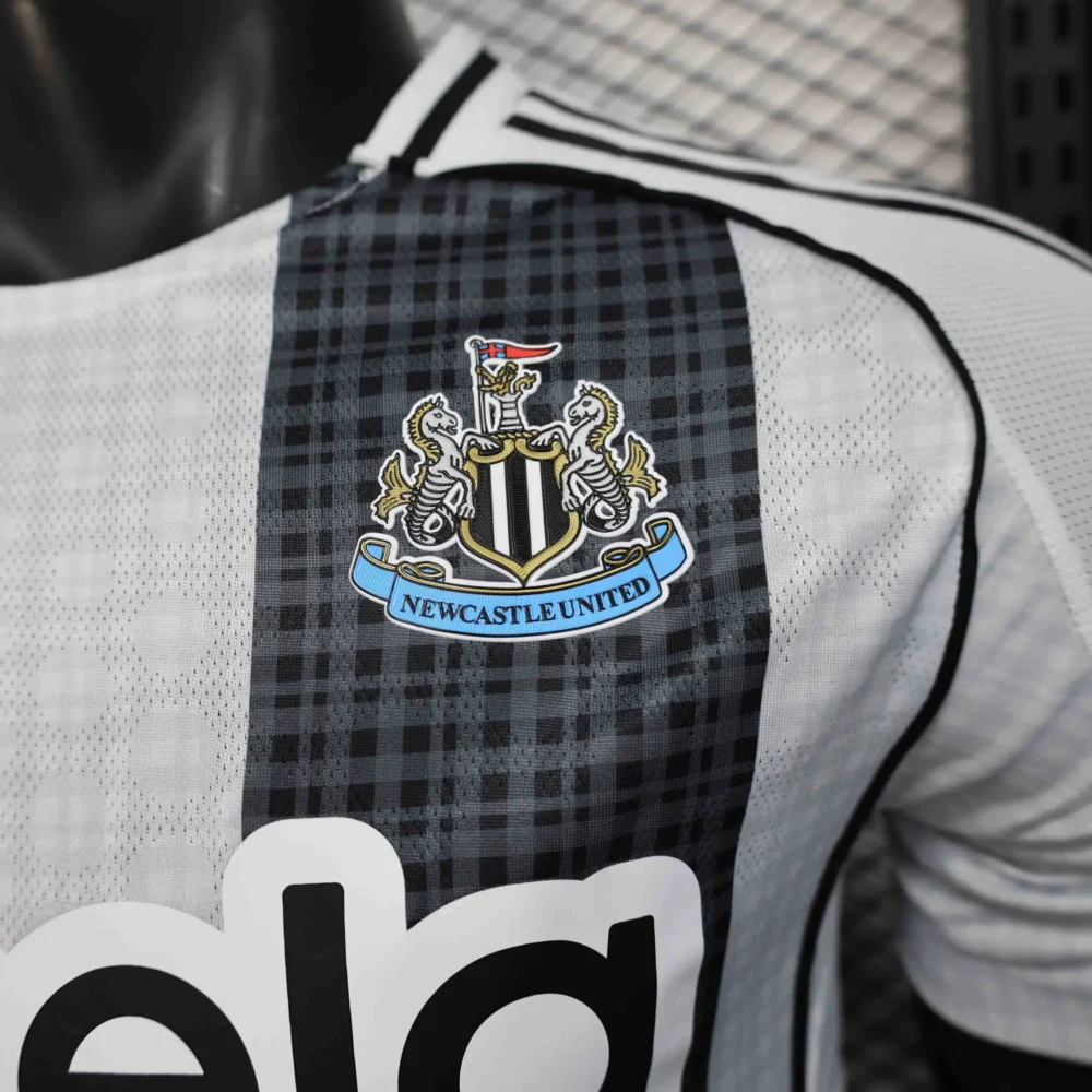 Newcastle United Authentic Football Jersey Home Shirt 2025/26 - Image 5