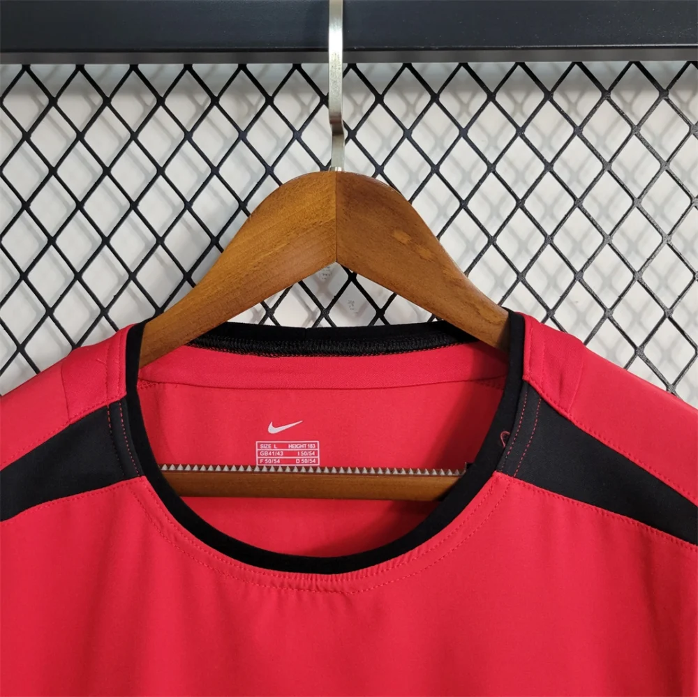 Manchester United Retro Home Football Jersey Shirt 2002/04 - Image 6