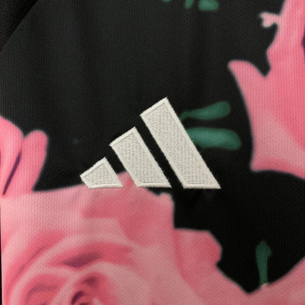 Real Madrid Soccer Jersey Rose & Snake Special Edition Custom Shirt 2025/26 - Image 4