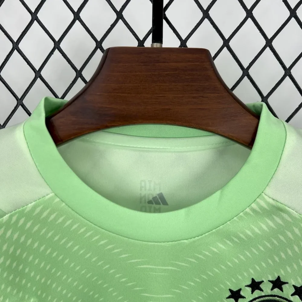 Bayern Munich Green Goalkeeper Kids Kit Jerseys+Shorts 2025/26 - Image 3