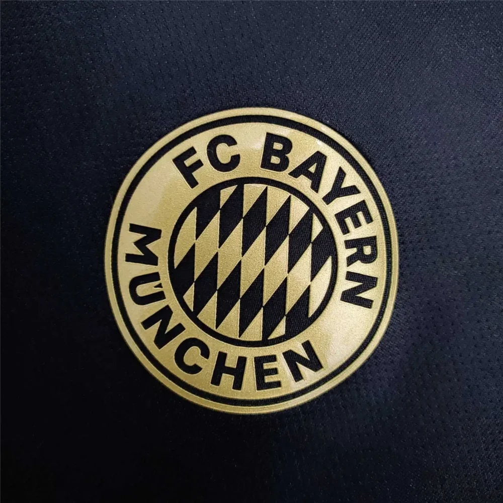 Bayern Munich Retro Jersey Away Soccer Shirt 2021/22 - Image 5