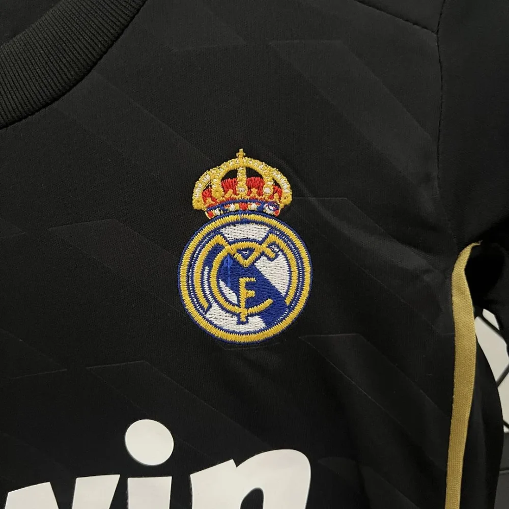 Real Madrid Retro Jersey Away Kids Kit Jersey+Shorts 2011/12 - Image 5