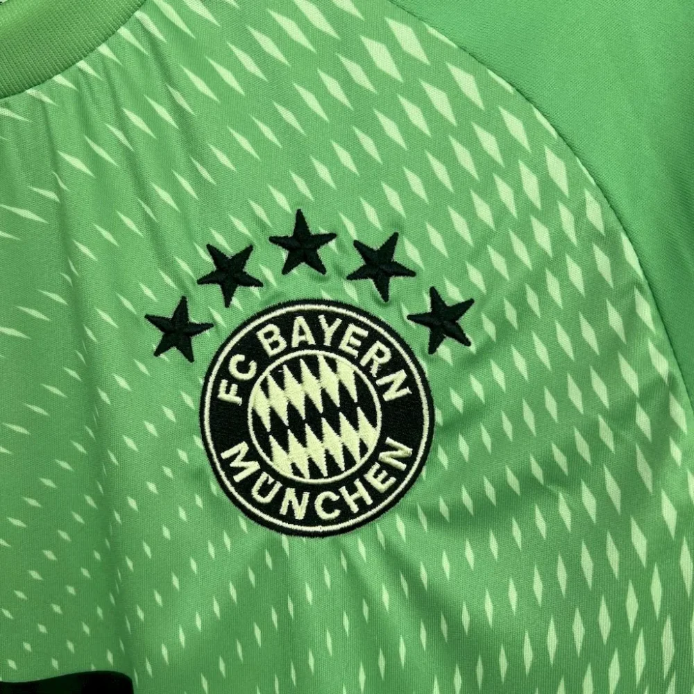 Bayern Munich Soccer Jersey Green Goalkeeper Shirt 2025/26 - Image 4