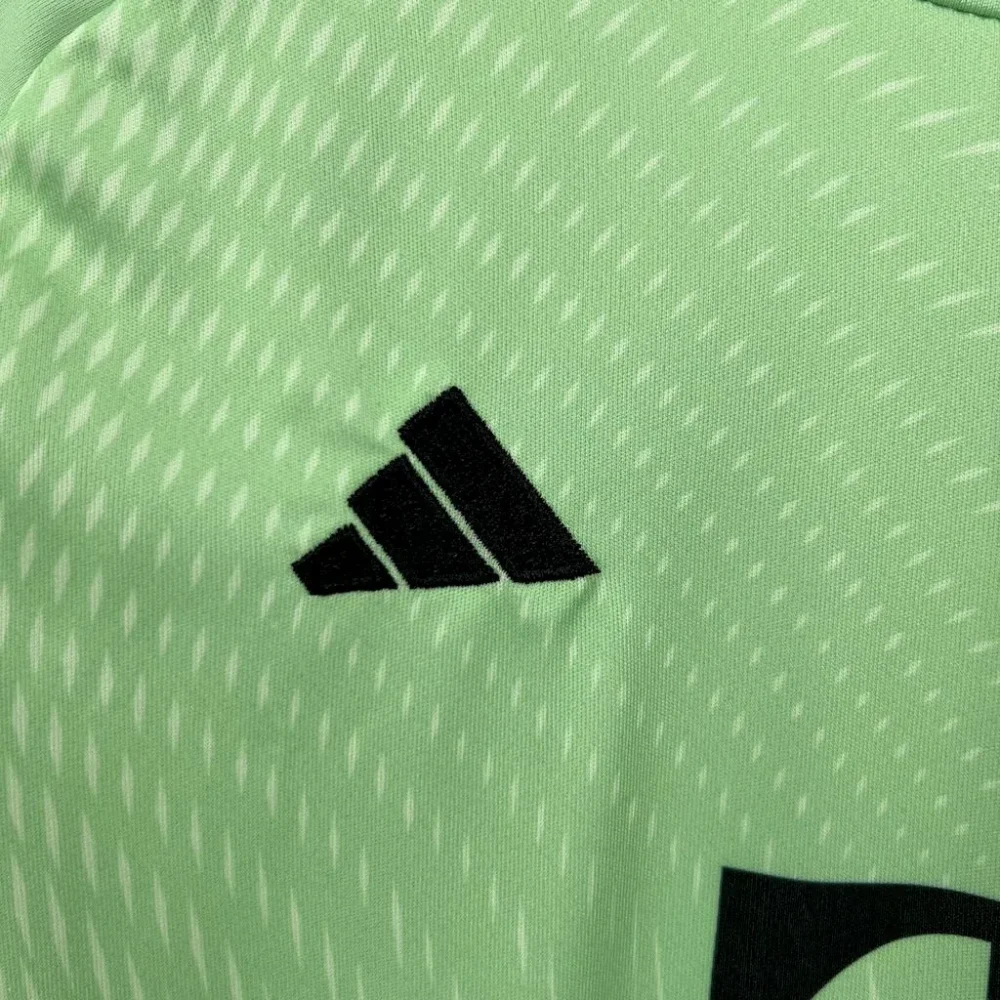 Bayern Munich Green Goalkeeper Kids Kit Jerseys+Shorts 2025/26 - Image 5