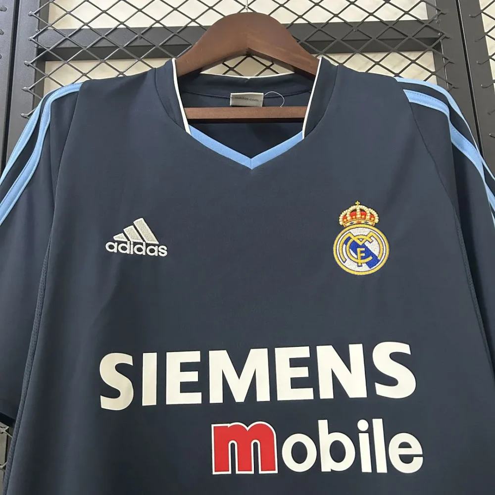 Real Madrid Retro Jersey Away Custom Soccer Shirt 2003/04 - Image 3