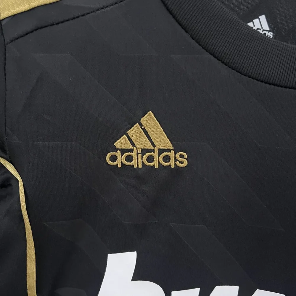 Real Madrid Retro Jersey Away Kids Kit Jersey+Shorts 2011/12 - Image 4