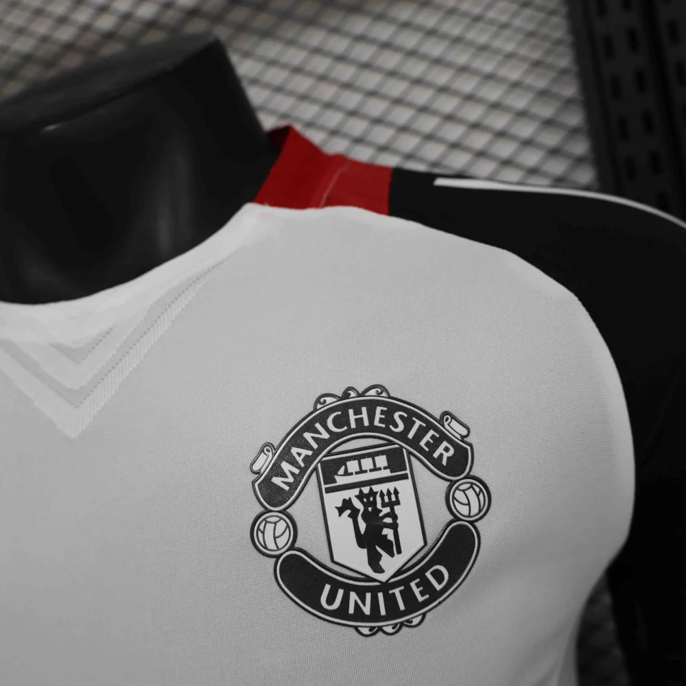Manchester United Authentic Training Football Jersey Shirt 2025/26 - Image 5